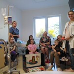 Zdjęcie grupowe uczestników Szpitalnego Teatrzyku