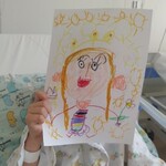 Portret mamy na słonecznym tle