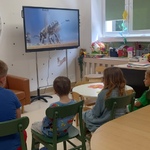 Oglądanie filmu edukacyjnego