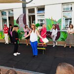 przedstawienie wiersza samochwała