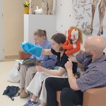 Studenci Akademii Teatralnej czytają opowiadanie