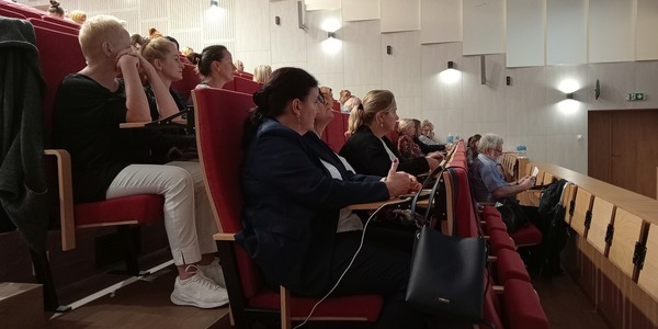 konferencja ZS15 przy UDSK w Białymstoku Wsparcie zdrowia psychicznego dzieci i młodzieży. Rola szkoły szpitalnej w procesie edukacji i terapii.