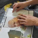 uczeń układa puzzle z JP II