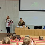 Radna Miasta Białegostoku Pani Joanna Misiuk podczas apelu z okazji Dnia Edukacji Narodowej