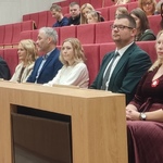 Dyrektor E. Sokólska z wiceprezydentem Białegostoku T. Klim i pozostałymi gośćmi