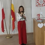J. Chętnik  zaśpiewała pieśń Rozkwitały pąki białych róż