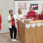 Narodowe Święto Niepodległości - apel prowadzą B. Ostasiewicz, J. Myślińska i J. Siłkin