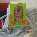 Portret jeża na seledynowym tle