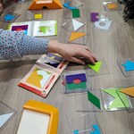 Nauczycielki poznaja zasady gry Kolorowy Kod