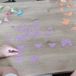 Uczniowie układają puzzle Działania na liczbach całkowitych