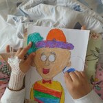Portret mamy w kapeluszu