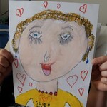 Portret mamy z językiem na wierzchu