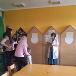 Pani Ala zadaje pytanie do zabawy TAK-NIE