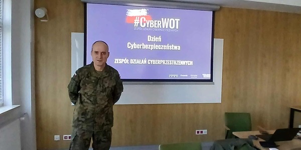 Pan ppor. Paweł Kryński w ZS15.jpg