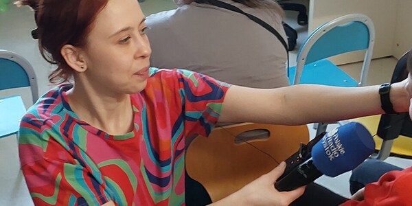 pani Asia pokazuje jak tworzy się reportaż