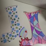 Skarpetki w kwiaty i wzory geometryczne