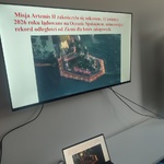 Lądowanie na Oceanie Spokojnym w dniu 11 kwietnia 2026. Kapsuła Orion przetrwała wejście w atmosferę z prędkością ok. 40 000 km/h, co było najbardziej ryzykownym etapem misji.