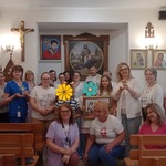 Uczestnicy nabożeństwa majowego z relikwiami błogosławionych