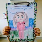 Portret mamy na tle nieba