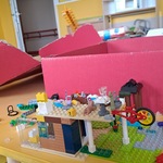 Nowoczesny dom zbudowany z klocków lego