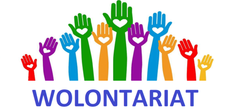 grafika z kolorowymi rękami uniesionymi do góry i napisem wolontariat