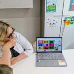 Pani Agnieszka opowiada o sztuce greckiej na oddziale stacjonarnym