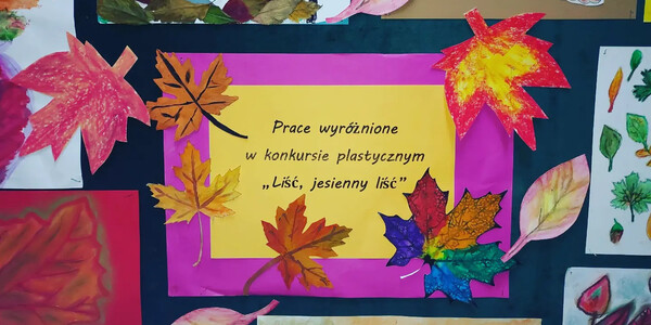 Tablica przedstawiające wyróżnione prace