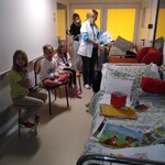 Nauczyciel czyta opowieść - Radość