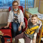Pokazywanie dziecku zawartości ,,Walizki-młodszej siostry Bajkowozu''