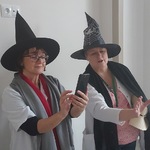 wychowawczynie wykonują zdjęcie