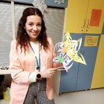 PANI Asia i wykonany kwiat  na zajęciach grupy wychowawczej