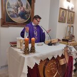 Modlitwa ks. kapelana przed obrzędem posypania głów popiołem
