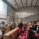 Pani Dyrektor Elżbieta Dorota Sokólska wita przybyłych gości: Panią Agnieszkę Pietraszko-Gryń, Panią Agnieszkę Zielenkiewicz, Panią Elżbietę Mikulską oraz Panią Beatę Laskowską.