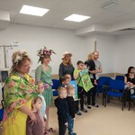 Wspólne zdjęcie uczestników spotkania okolicznościowego - Powitanie Wiosny
