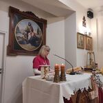 Pani Gosia czyta Słowo Boże