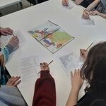 Uczniowie tworzą mapę Unii Europejskiej