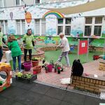 przygotowanie ziemi i kwiatów do posadzenia