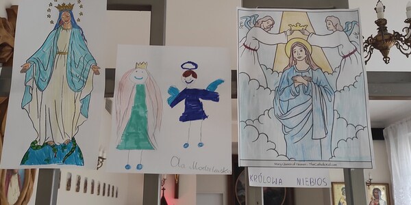 Prace uczniów związane z różnymi określeniami Maryi