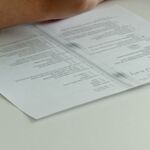 Uczeń wypełnia test konkursu