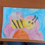 Portret pszczoły na kwiatku