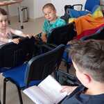 Dzieci recytują wiersze o swoich imionach