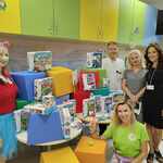 przedstawiciele fundacji dr clown, ordynator kliniki Neurologii, oddziałowa klinik Neurologii, pani Asia