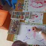 Dzieci w trakcie tworzenia prac