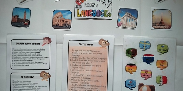 plakat dzień języków obcych