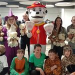 Fundacja Mam Marzenie, sponsorzy , wolontariusze na spotkaniu z okazji Światowego Dnia Pluszowego Misia