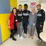 piłkarze klubu Jagiellonia Pani Ewa oddziałowa kliniki i pani Asia