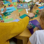 Wycinanie, naklejanie i ozdabianie choinki